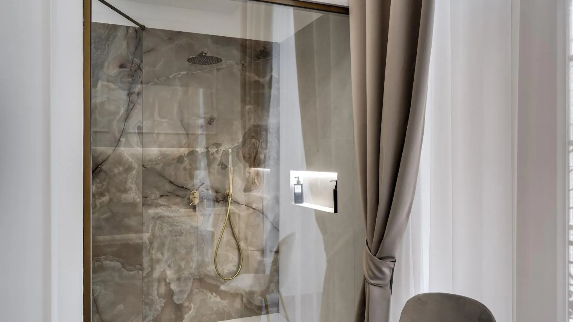 Atarooms Suites Napoli Nápoles
