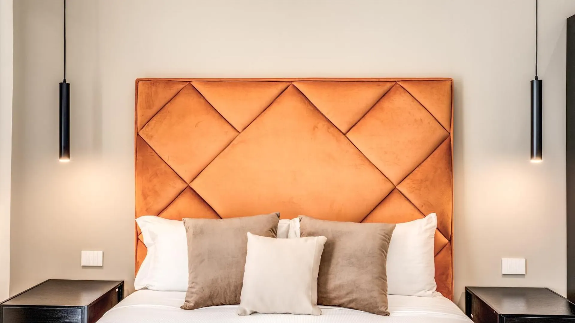 Guest house Atarooms Suites Napoli Italy