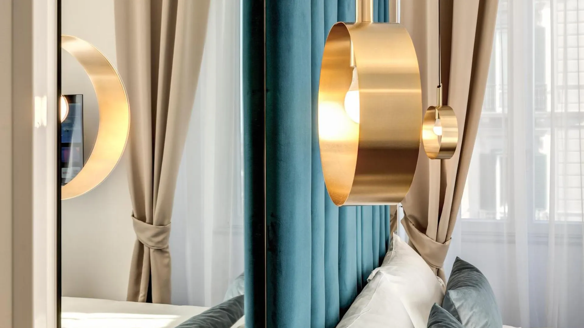 Atarooms Suites Napoli Italy